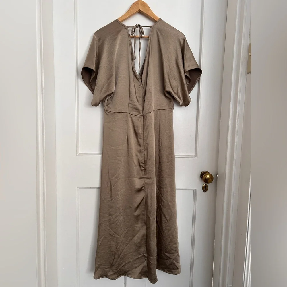 BNWT Oak & Fort Satin Butterfly Dress in Gold/Brown Size M - Picture 9 of 10